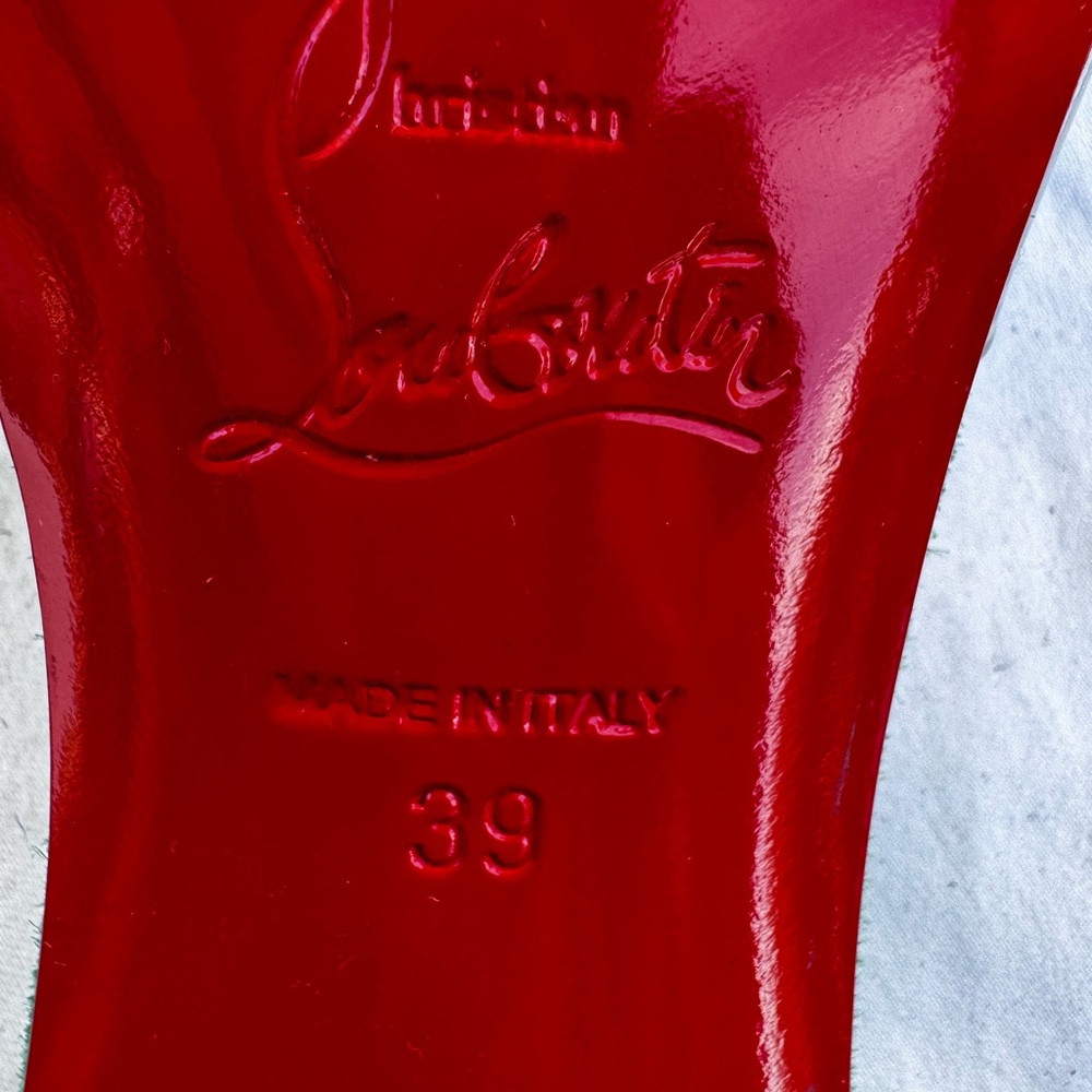 Christian Louboutin Green Suede Sandals with Pink Heart Accents - Picture 4 of 8